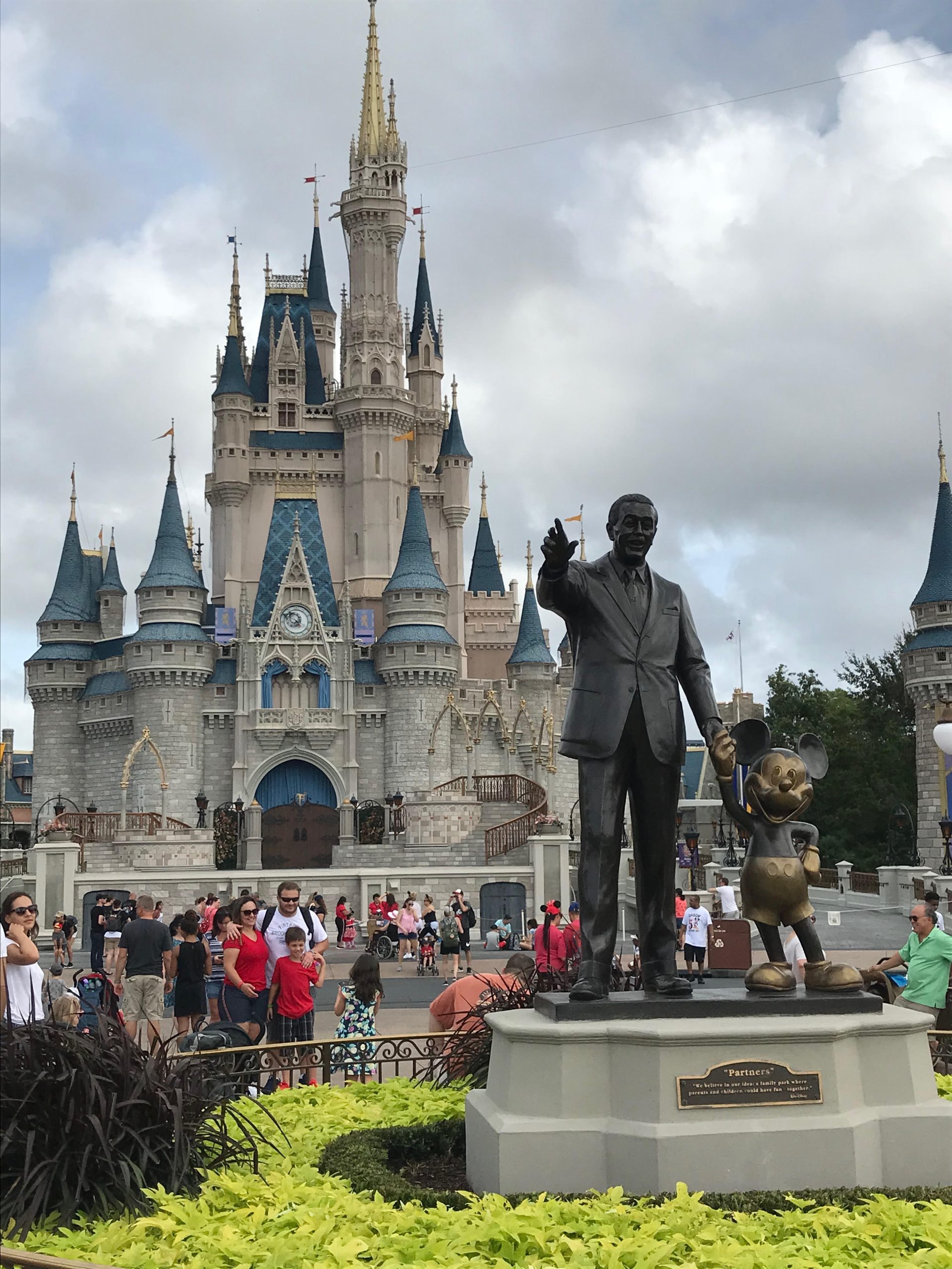 Walt Disney y Mickey Mouse en Magic Kingdom